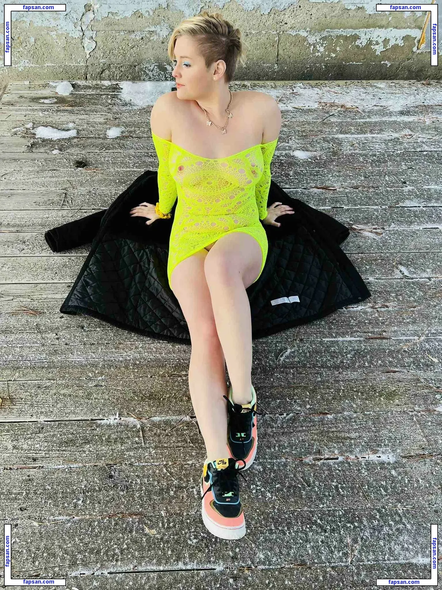 H@rmonySund@e голая фото #0003 с Онлифанс