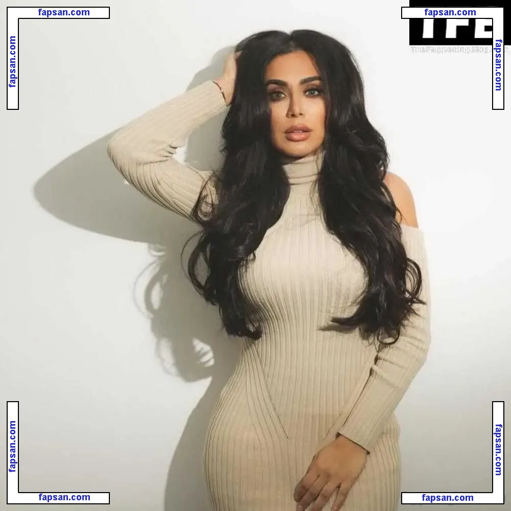 Huda Kattan nude photo #0045 from OnlyFans