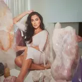 Huda Kattan nude #0021