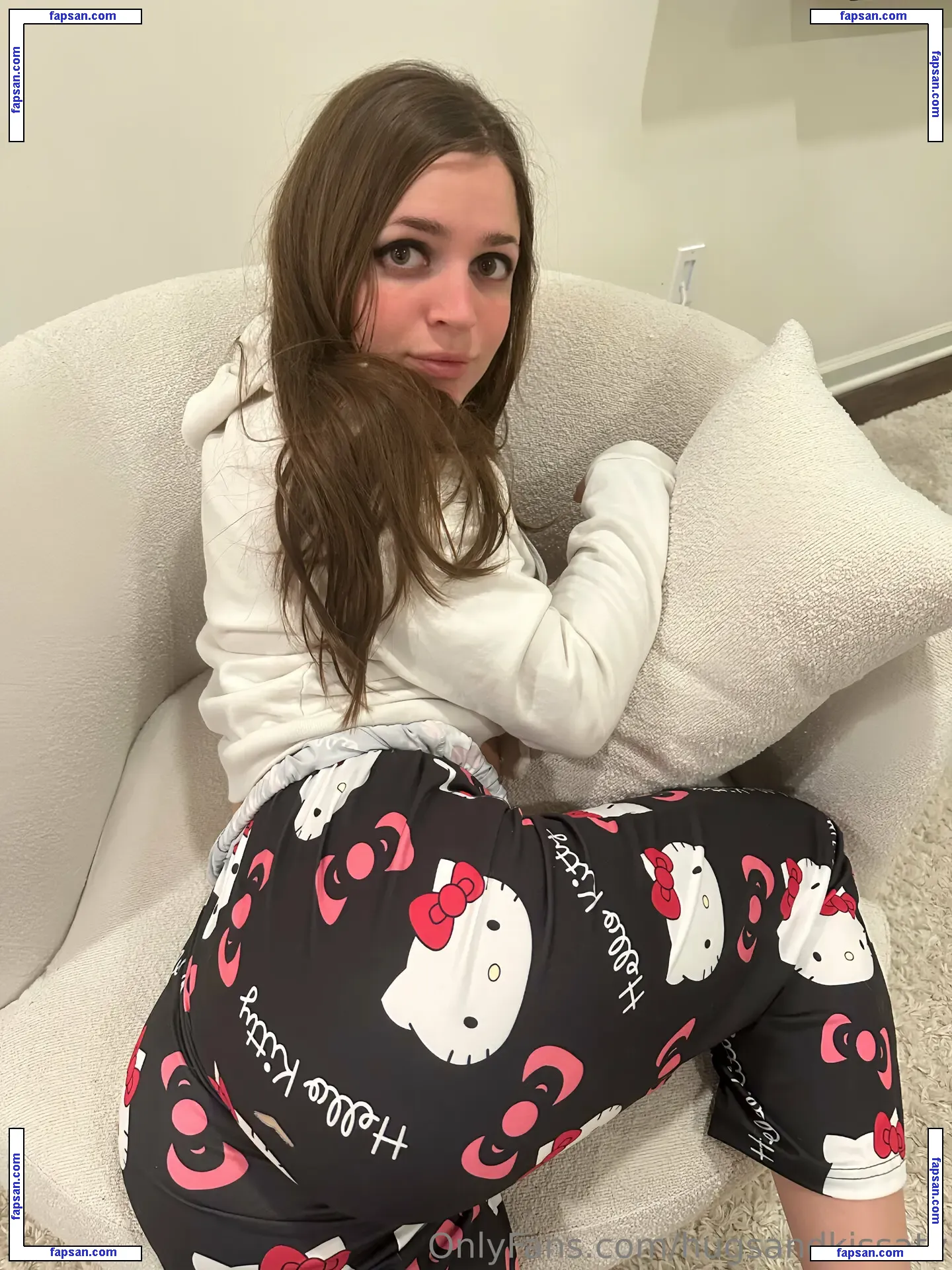 hugsandkissatv nude photo #0009 from OnlyFans