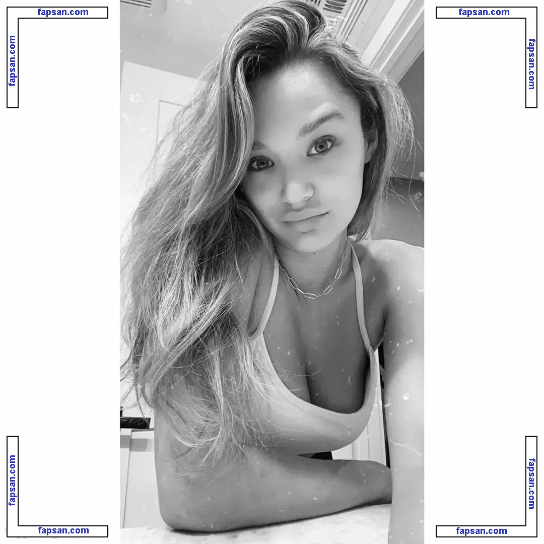 Hunter King nude photo #0154 from OnlyFans