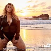 Hunter McGrady голая #0175