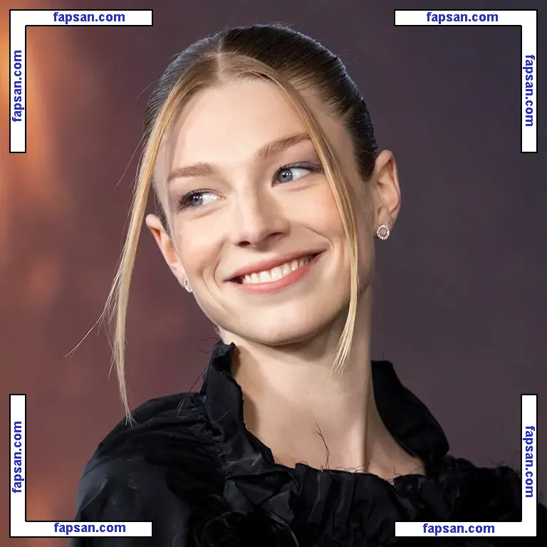 Hunter Schafer nude photo #0246 from OnlyFans