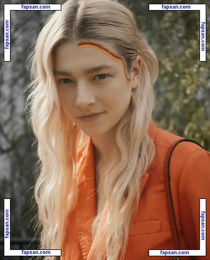 Hunter Schafer nude photo #0247 from OnlyFans