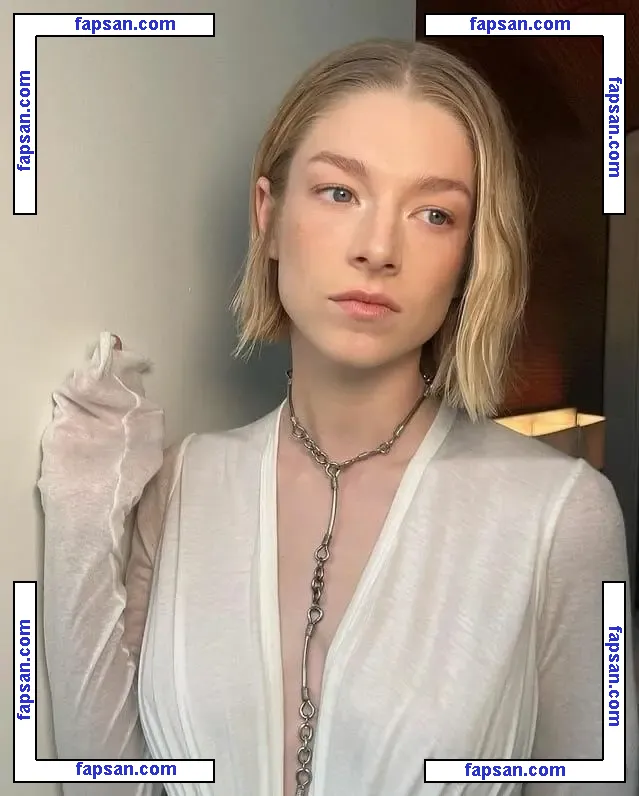 Hunter Schafer nude photo #0250 from OnlyFans