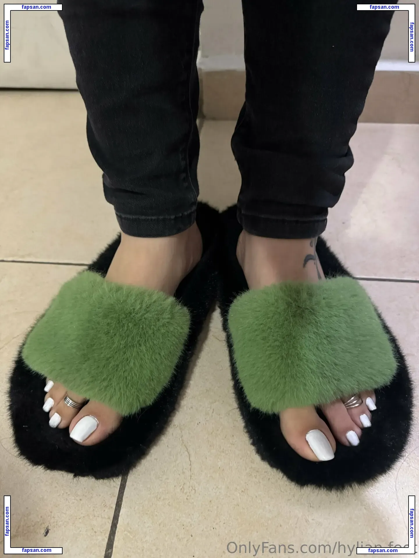 hylian.feet nude photo #0001 from OnlyFans