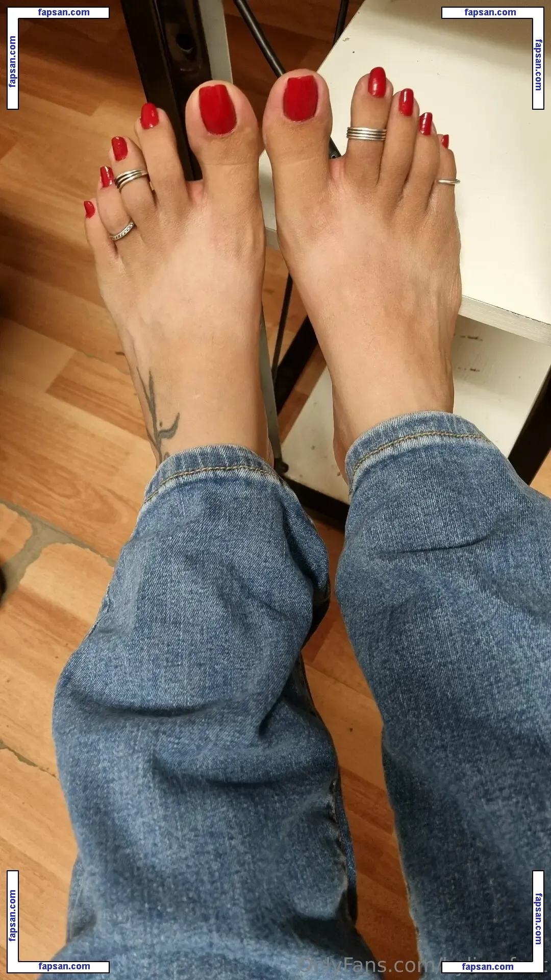 hylian.feet nude photo #0002 from OnlyFans