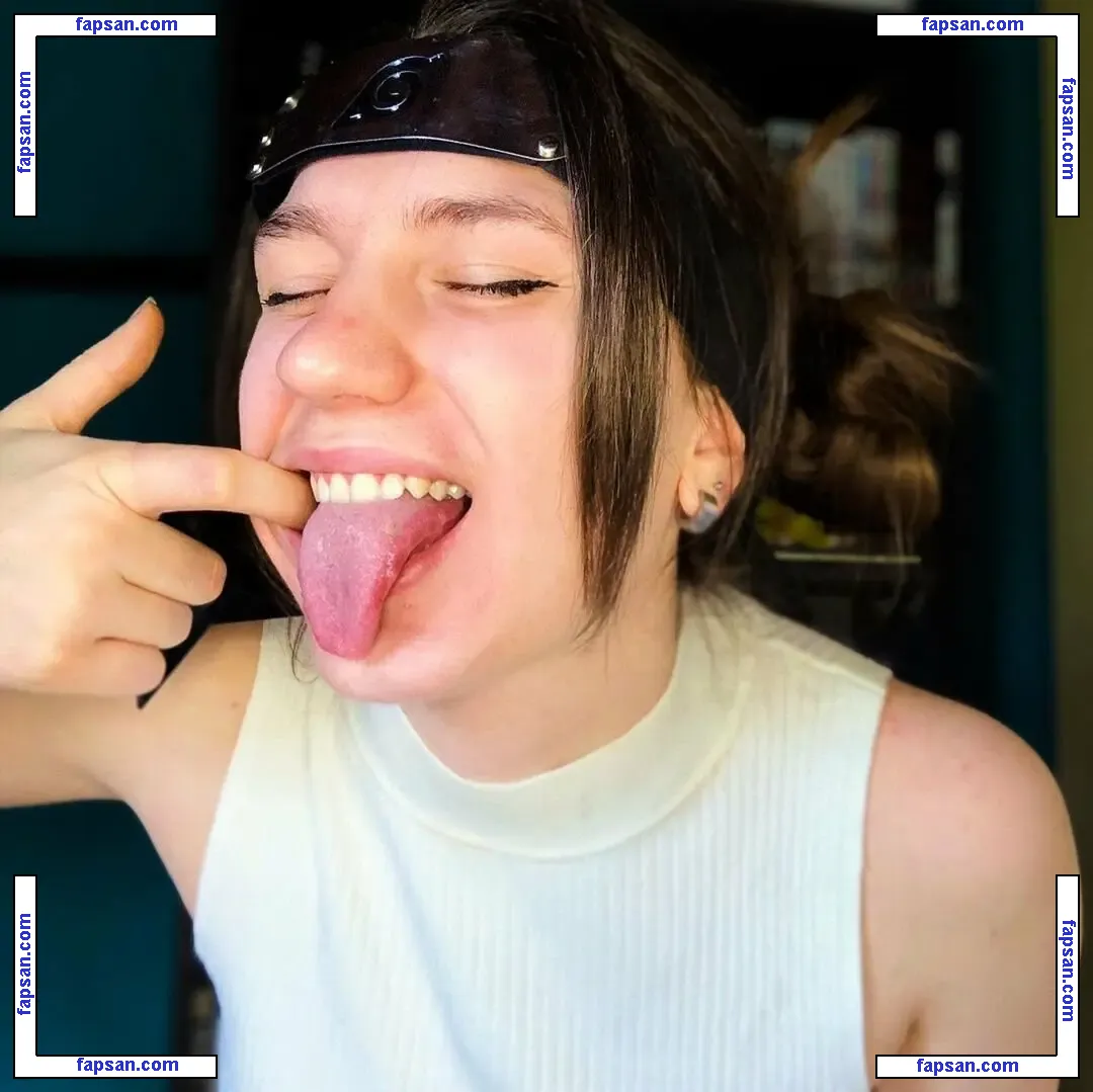 Hyugasenpai nude photo #0009 from OnlyFans