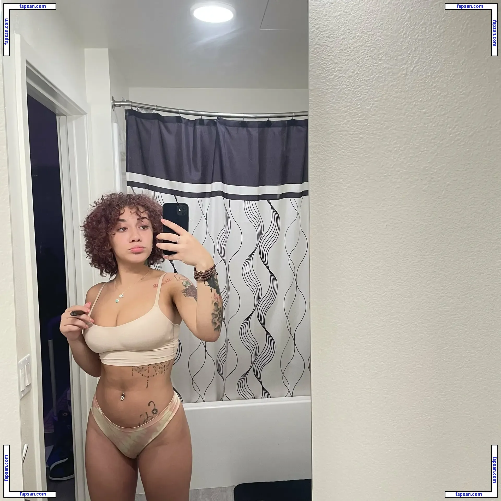 Iamnevaehakira nude photo #0004 from OnlyFans