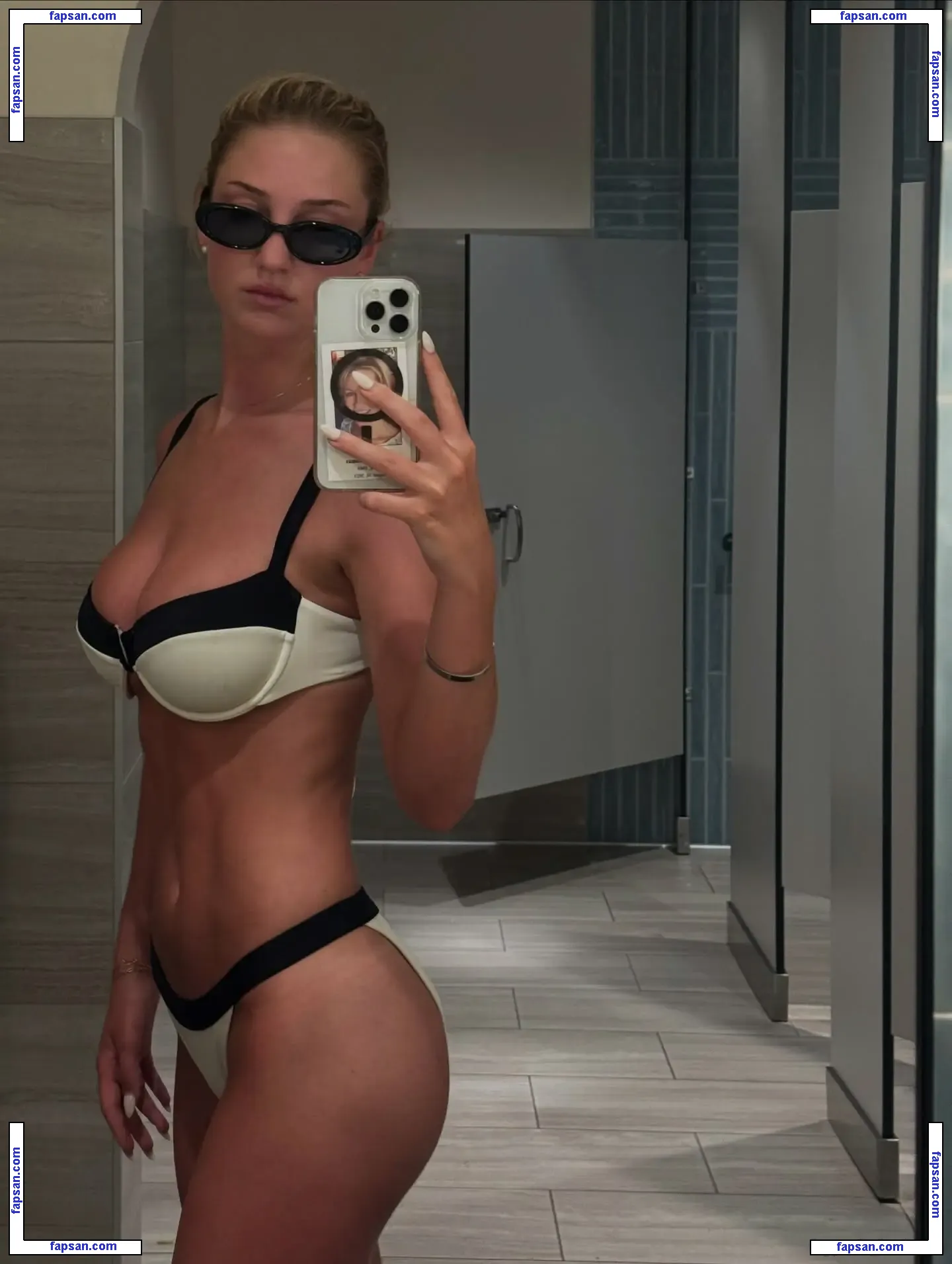 iamsydneythomas nude photo #0063 from OnlyFans