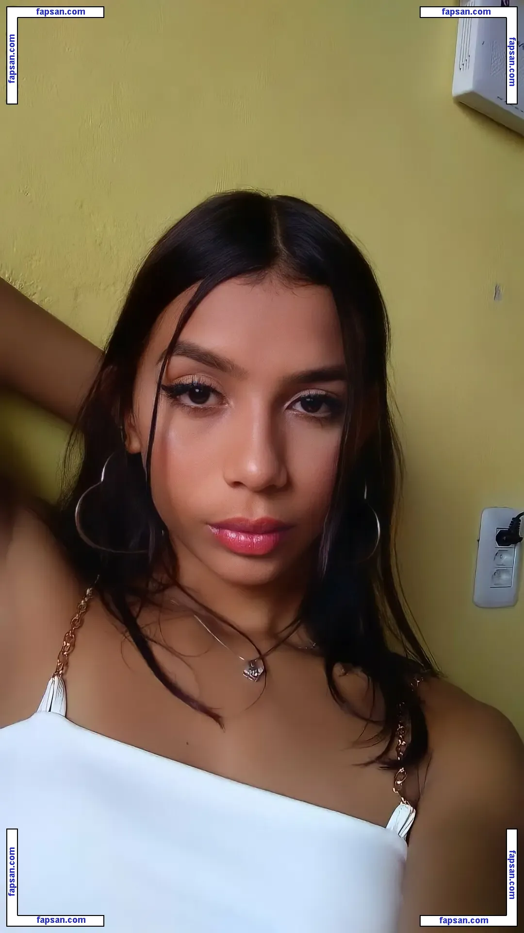 Iasmin Rodrigues голая фото #0038 с Онлифанс