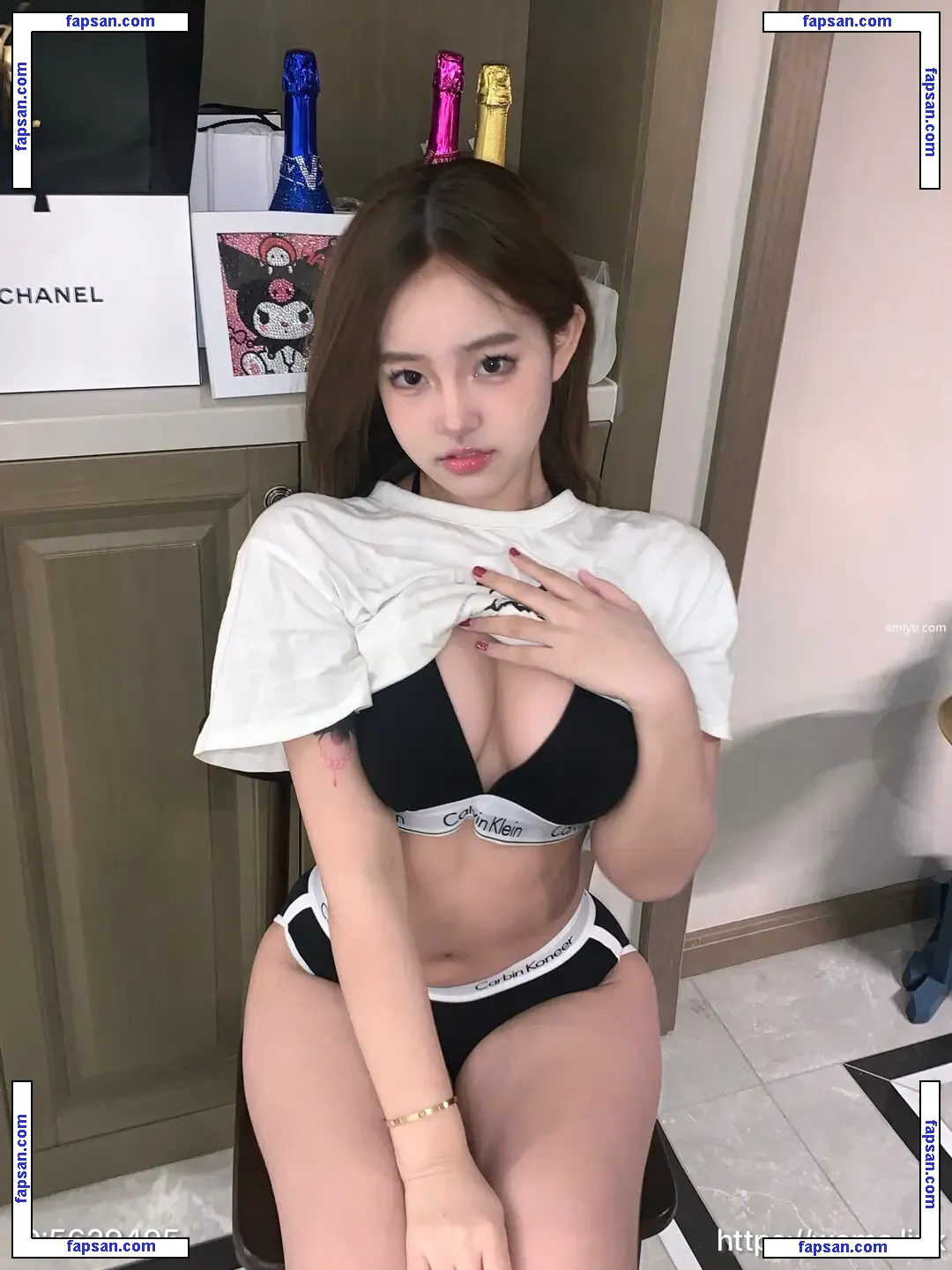 ice_xiaoyu nude photo #0005 from OnlyFans