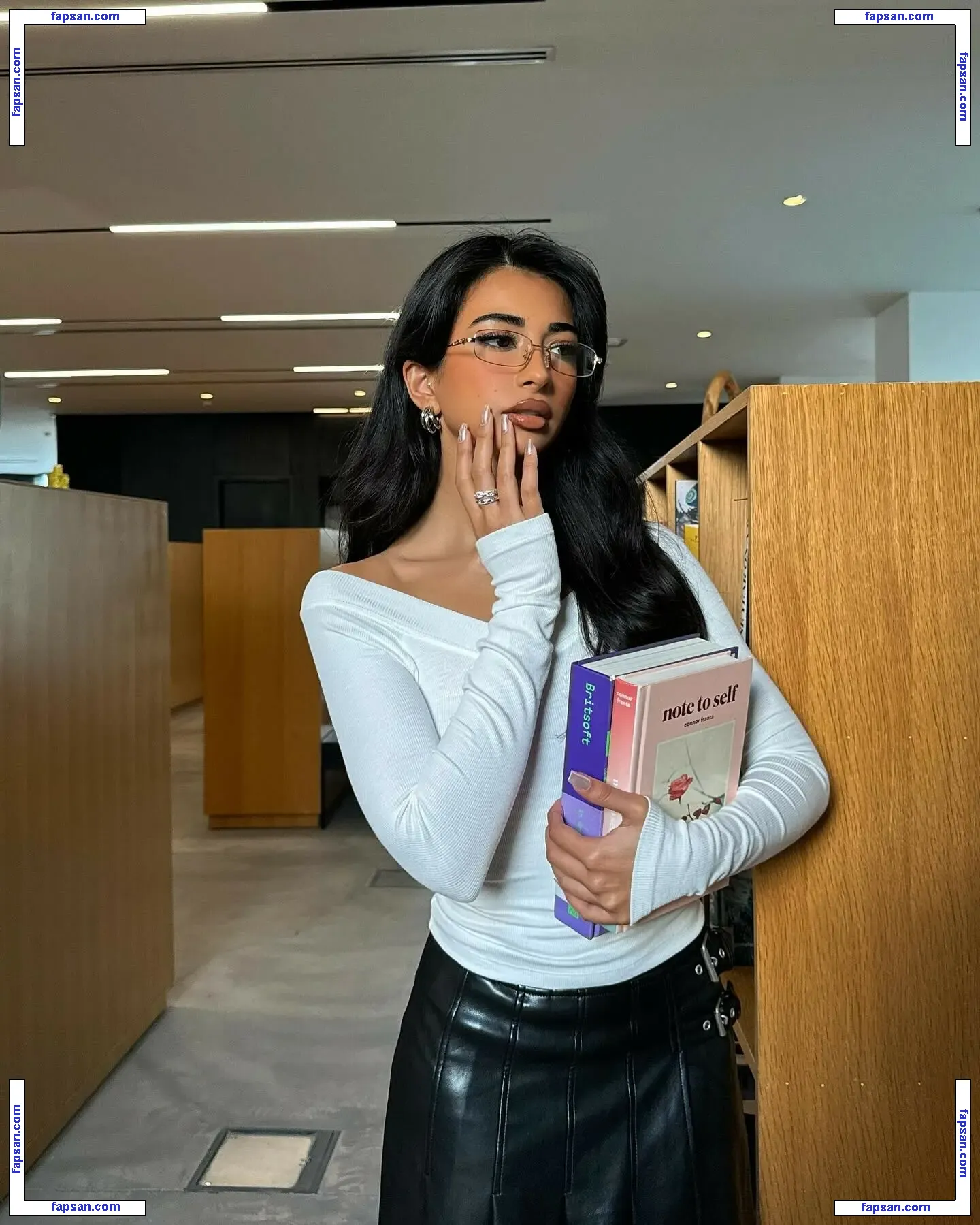Iffat Marash nude photo #0017 from OnlyFans
