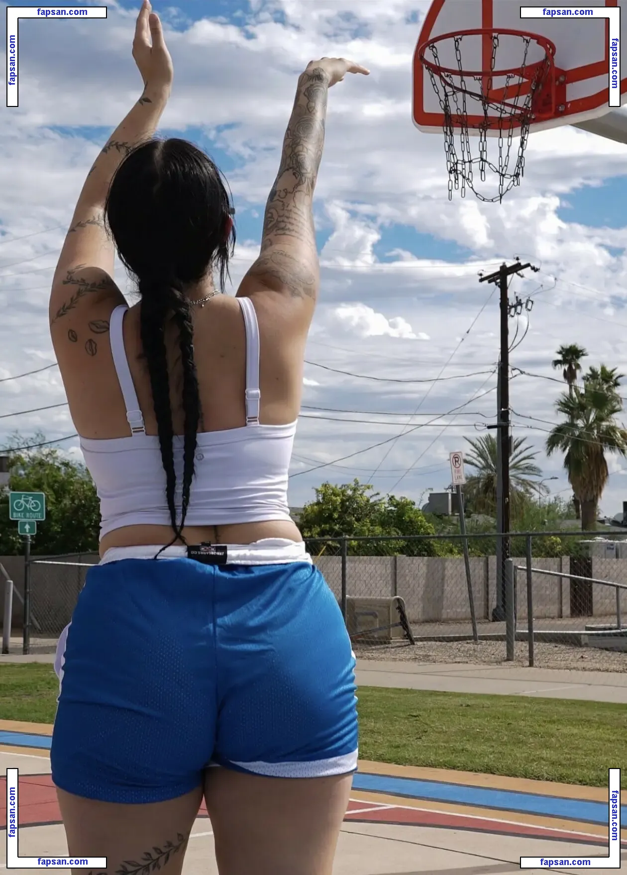 Ihoop.valerie голая фото #0003 с Онлифанс