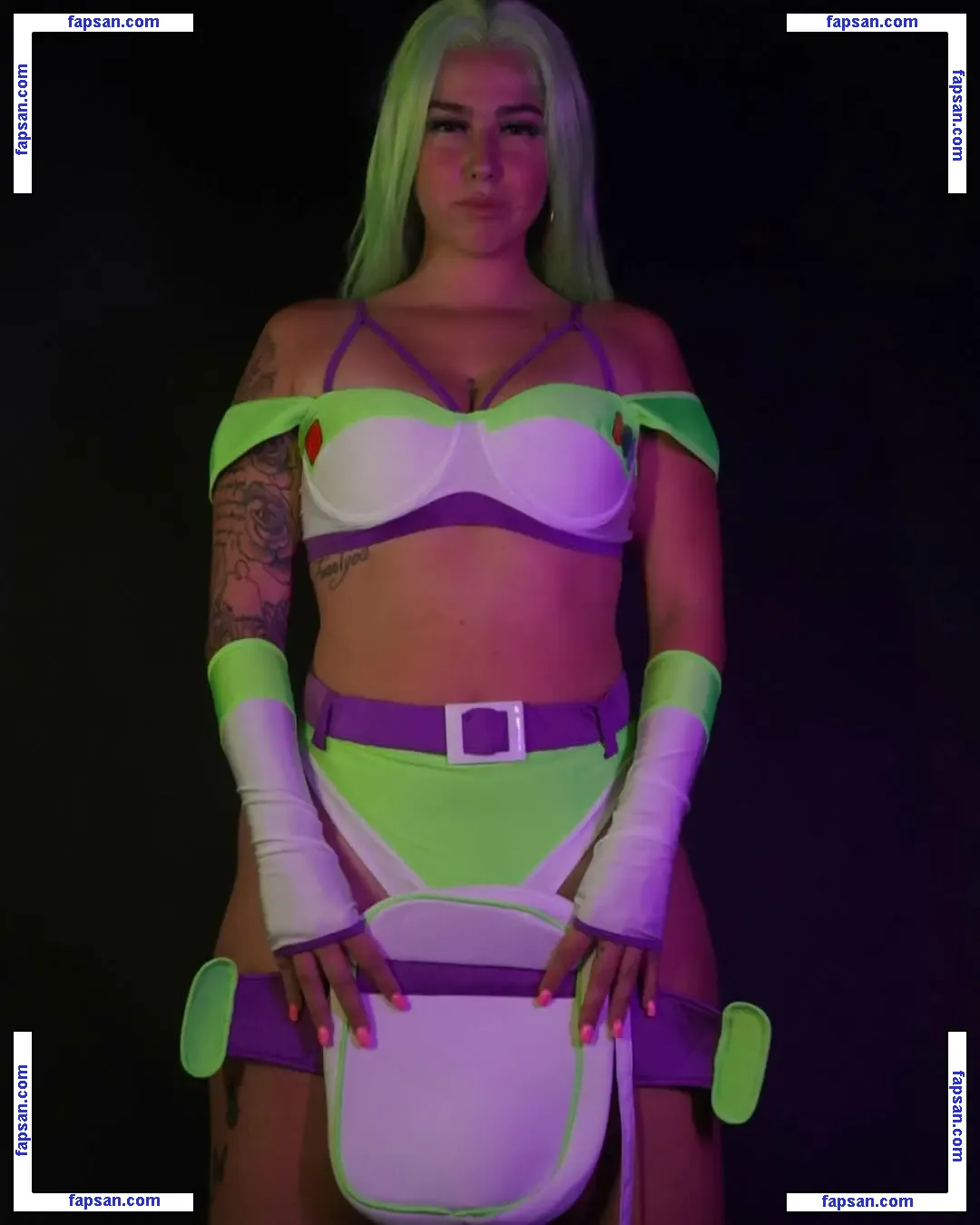 Ihoop.valerie nude photo #0008 from OnlyFans