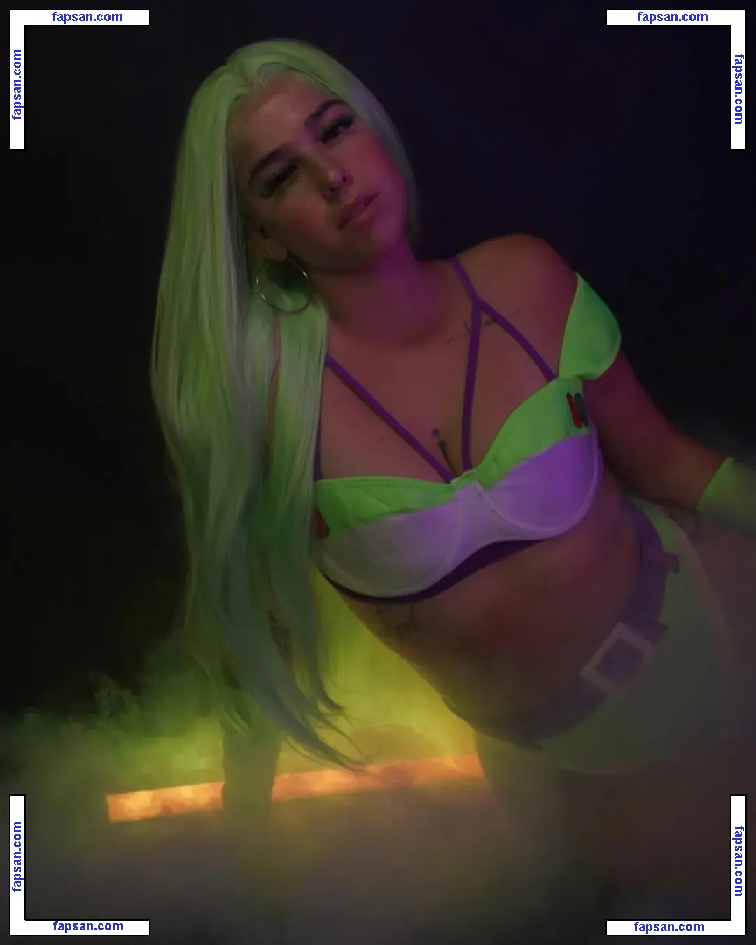 Ihoop.valerie nude photo #0017 from OnlyFans