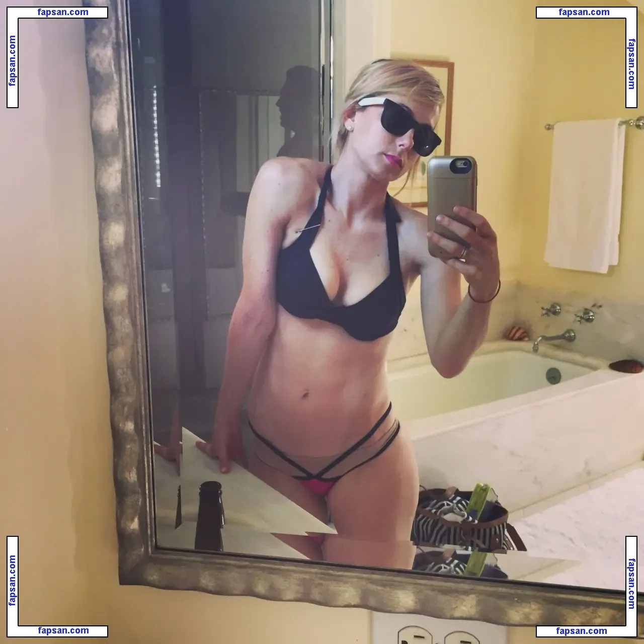 Iliza Shlesinger nude photo #0084 from OnlyFans