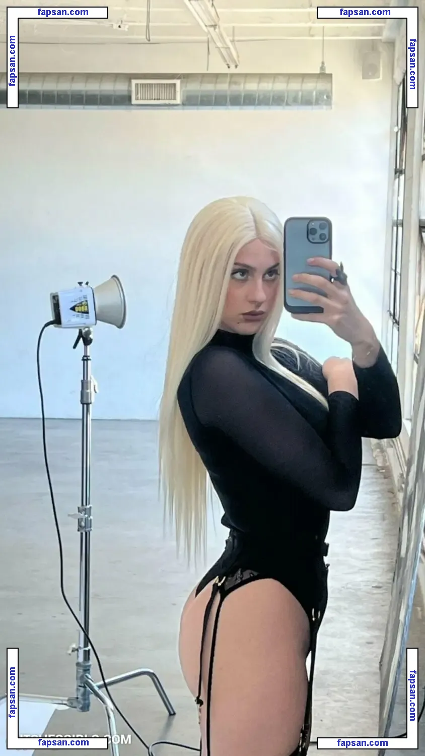Illumitatiana nude photo #0004 from OnlyFans