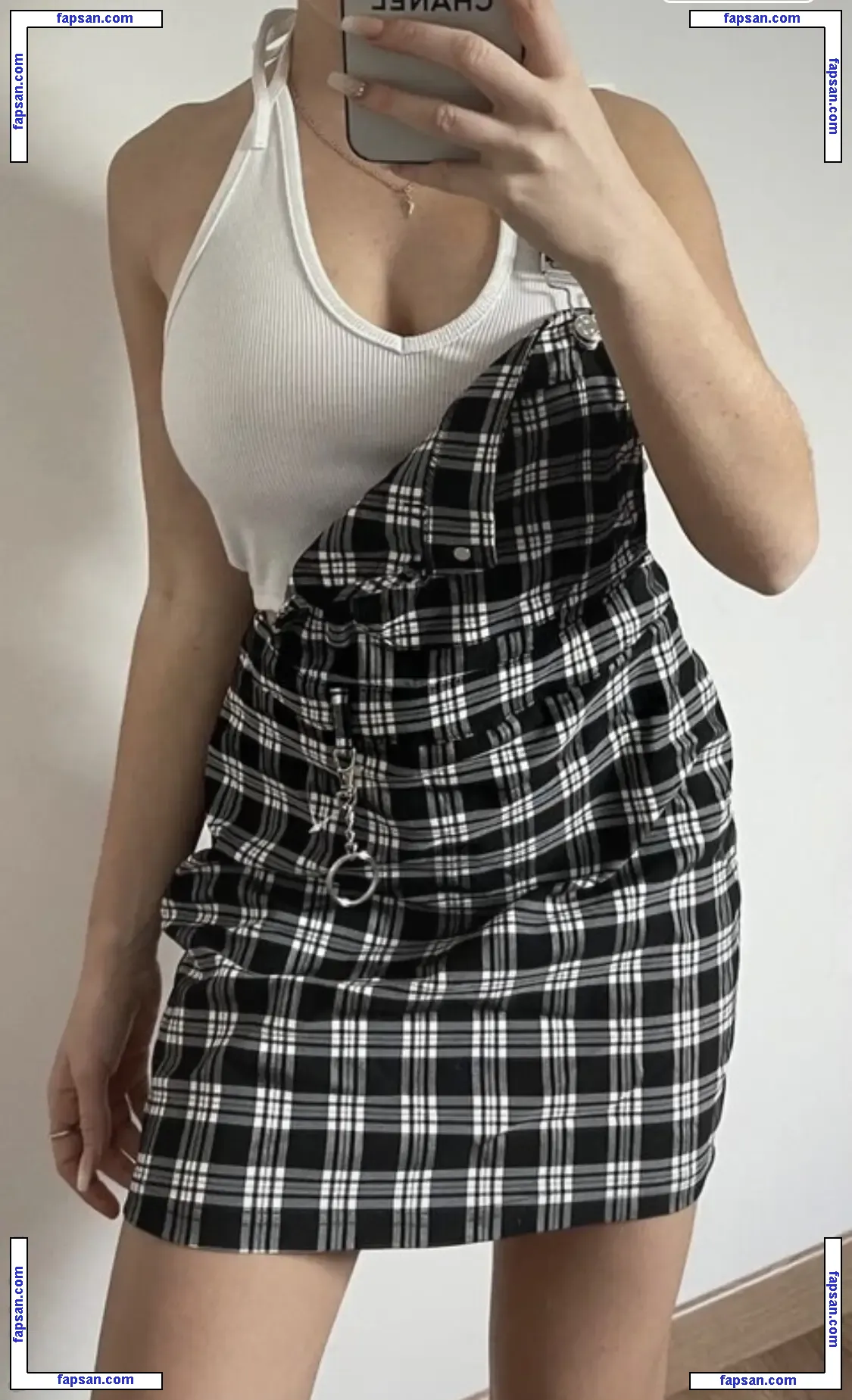 Ilonaaln nude photo #0048 from OnlyFans