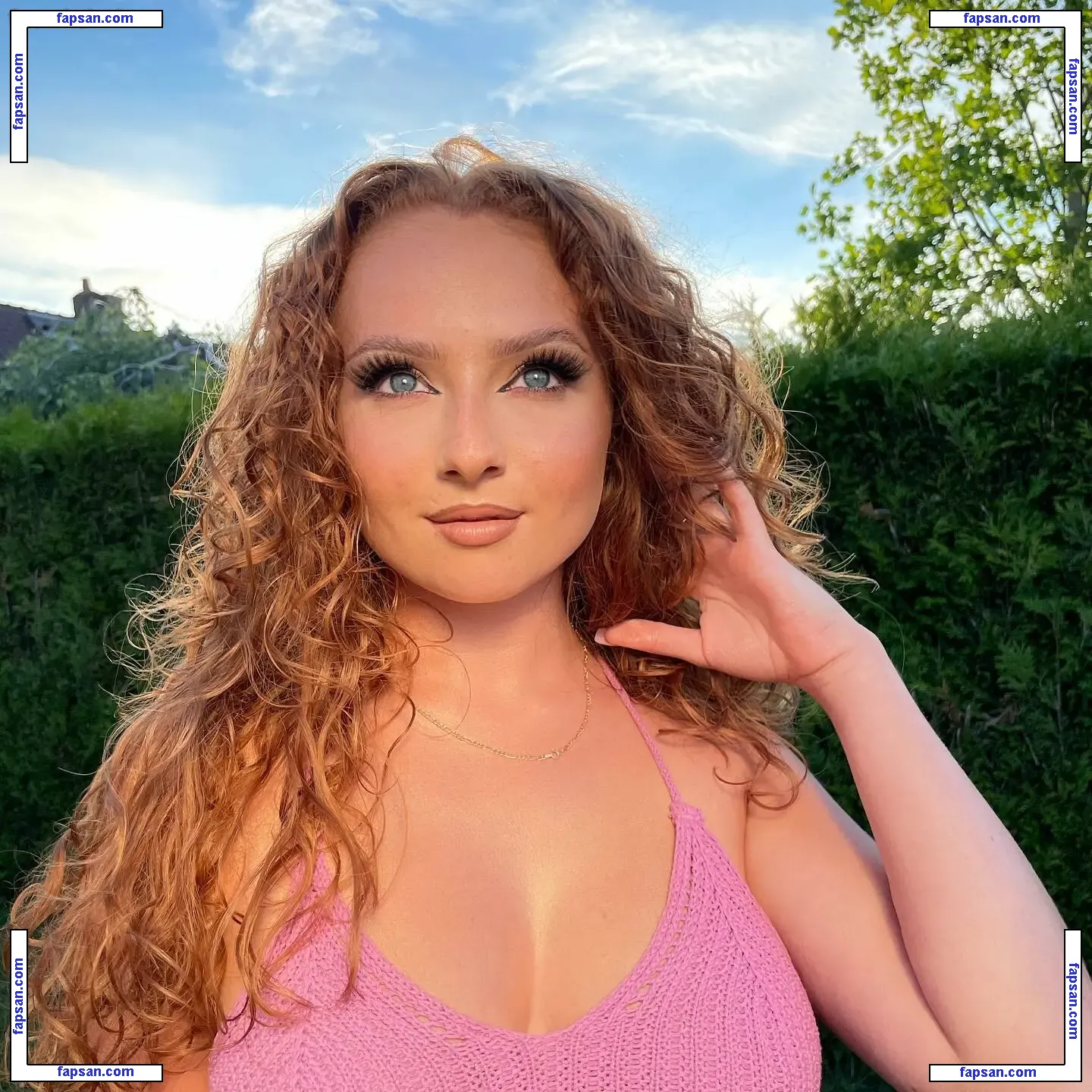Ilonaaln nude photo #0055 from OnlyFans