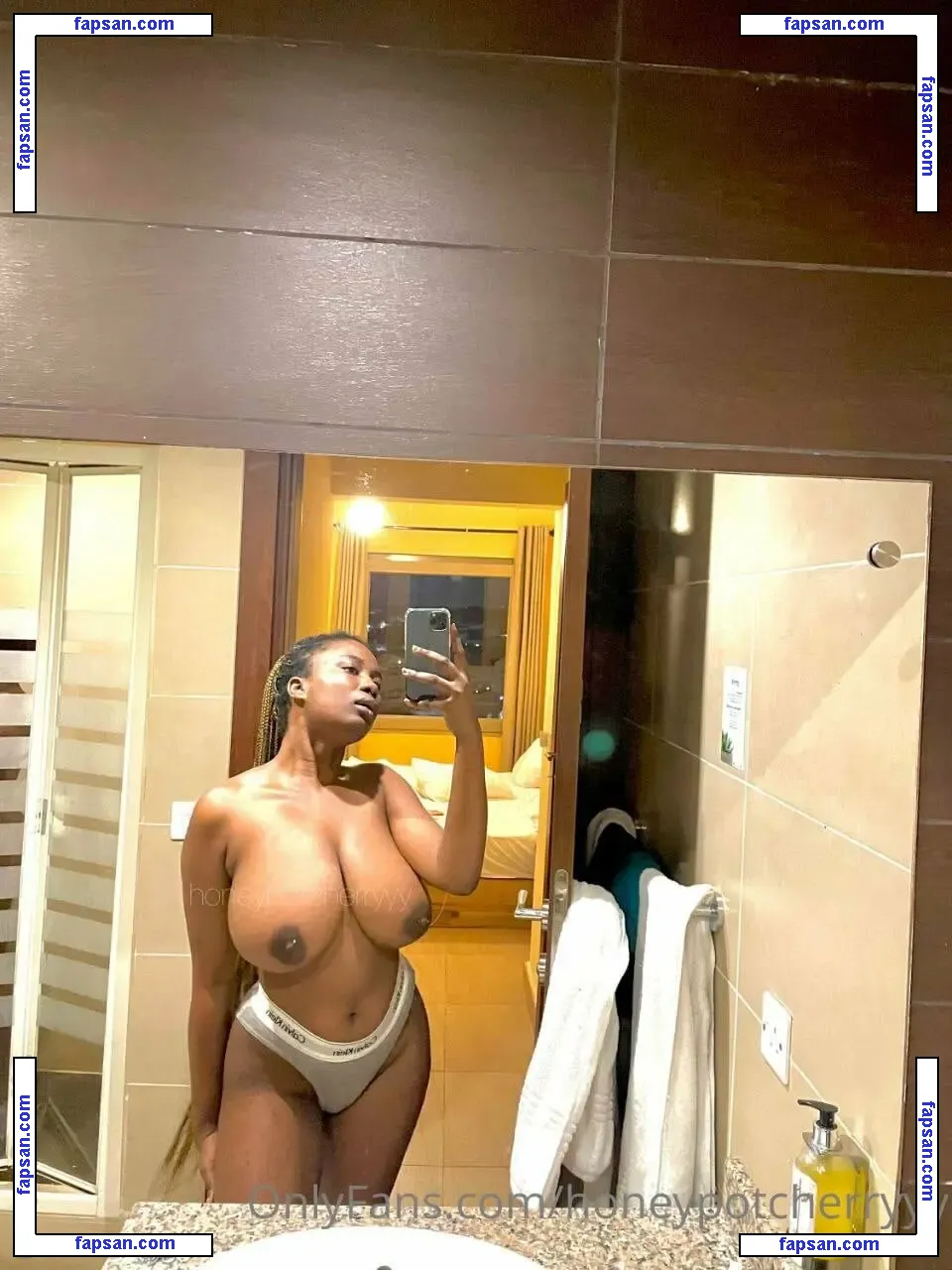 Ilovegenny голая фото #0003 с Онлифанс