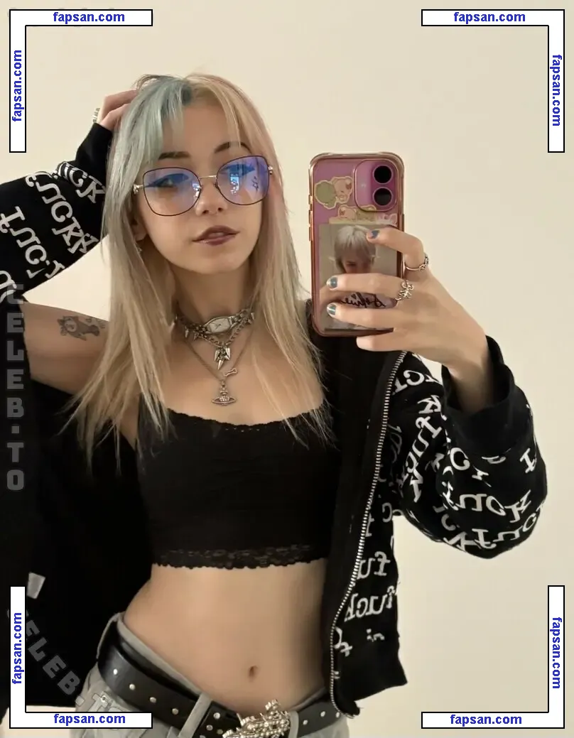 Iluvmeww nude photo #0390 from OnlyFans