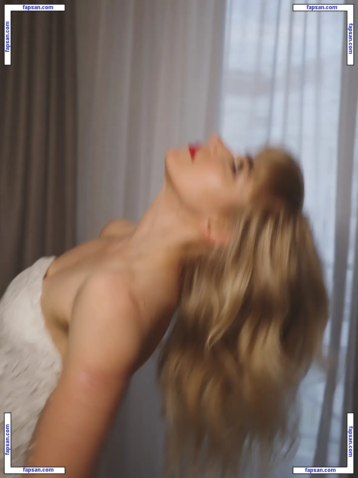 Imogen Poots nude photo #0165 from OnlyFans