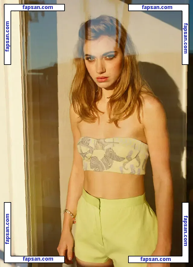 Imogen Poots nude photo #0174 from OnlyFans