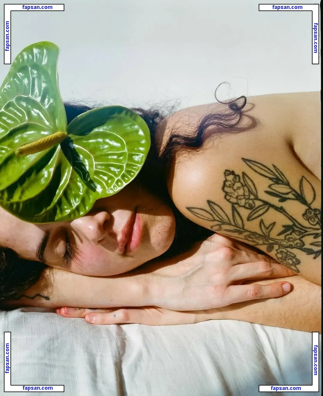 Imponderabile nude photo #0032 from OnlyFans