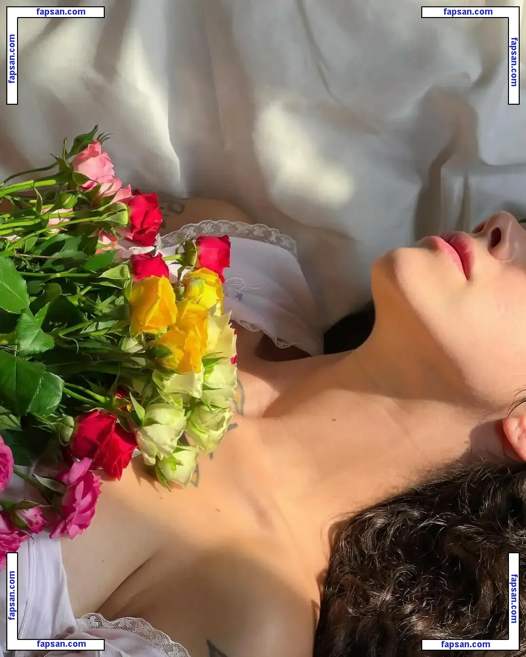 Imponderabile nude photo #0045 from OnlyFans