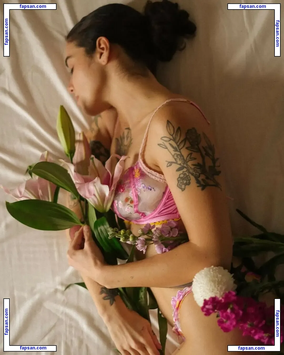 Imponderabile nude photo #0048 from OnlyFans