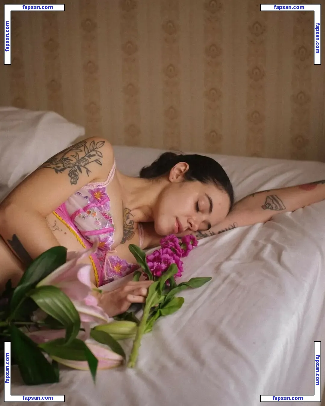 Imponderabile nude photo #0049 from OnlyFans