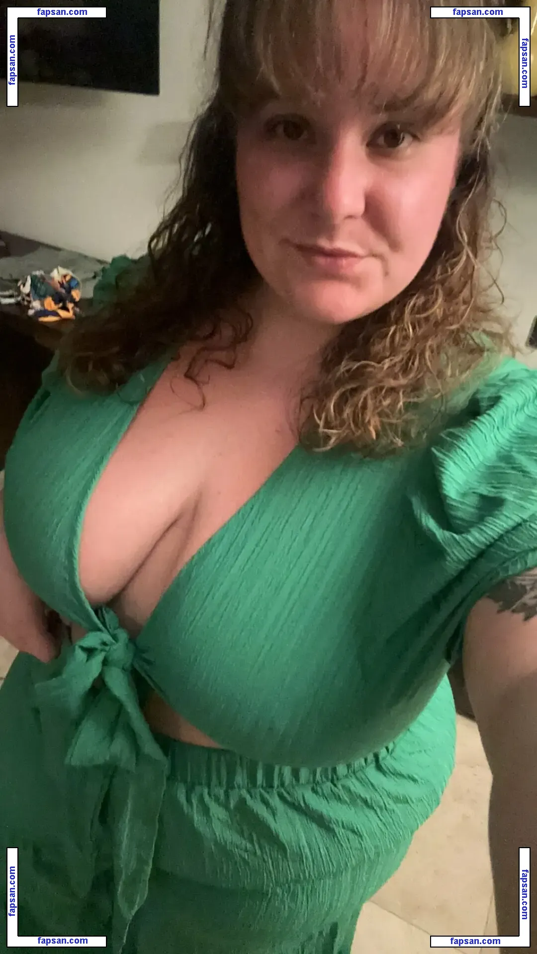 Impressive-Touch-163 nude photo #0003 from OnlyFans