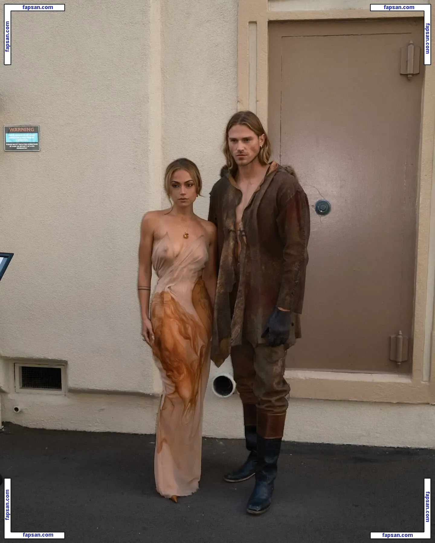 Inanna Sarkis голая фото #0145 с Онлифанс