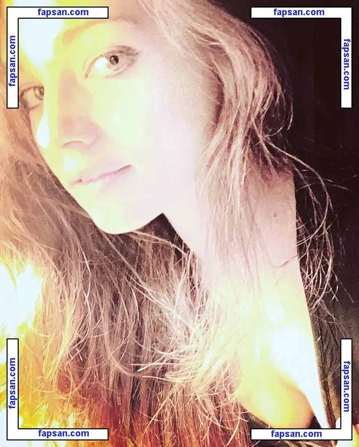India Eisley nude photo #0026 from OnlyFans