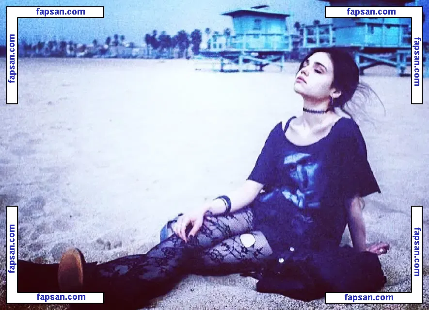 India Eisley nude photo #0033 from OnlyFans