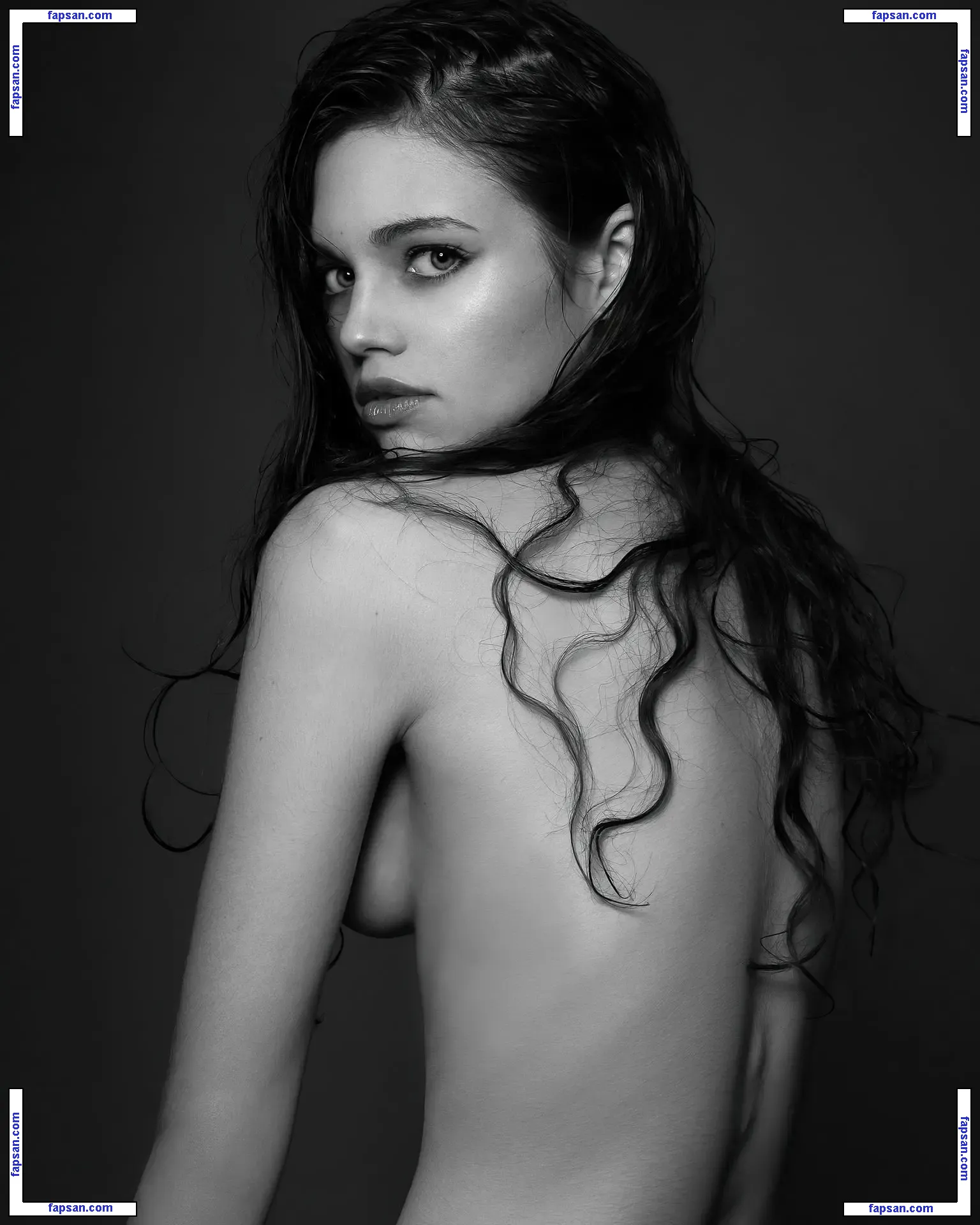India Eisley nude photo #0095 from OnlyFans