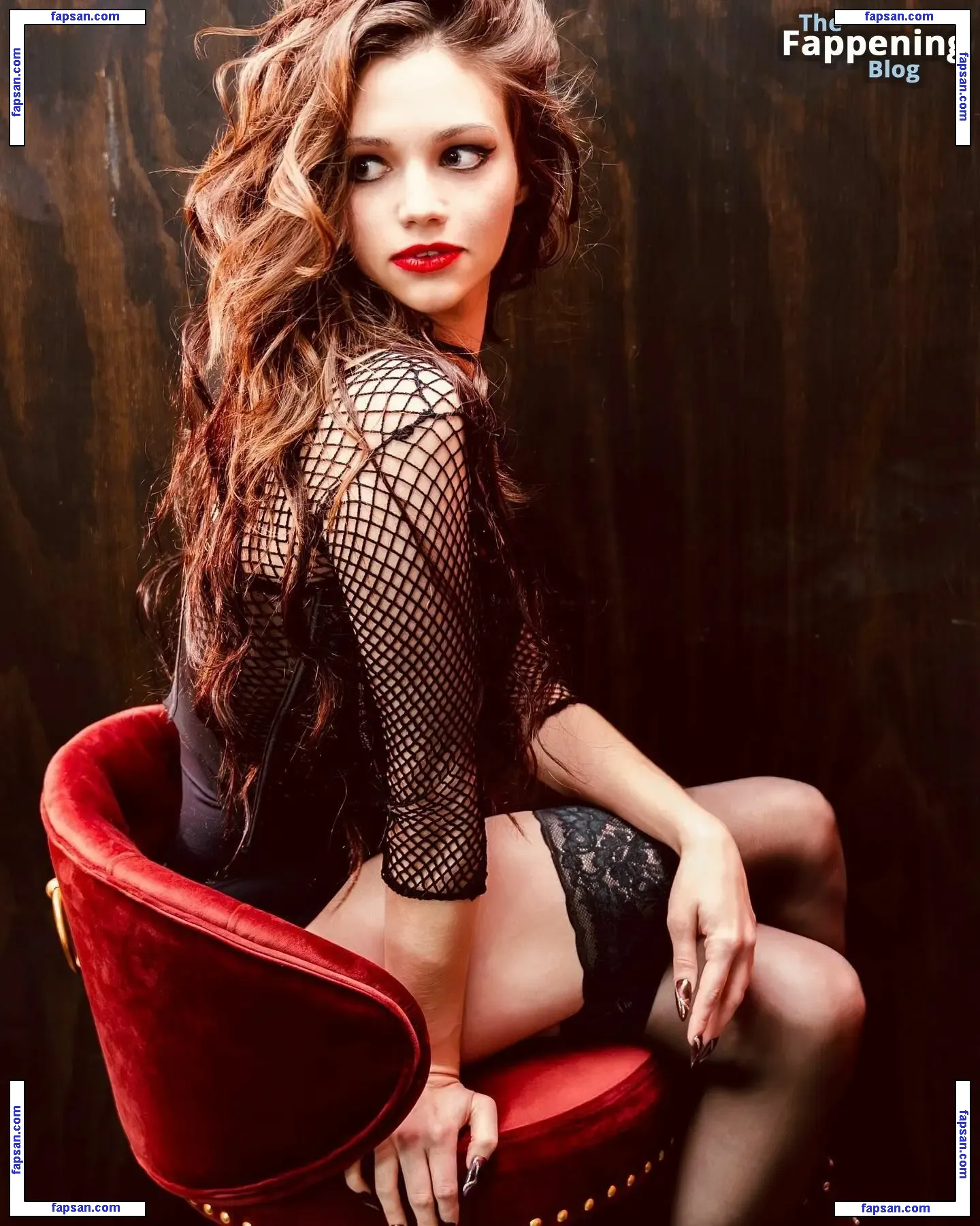 India Eisley nude photo #0136 from OnlyFans