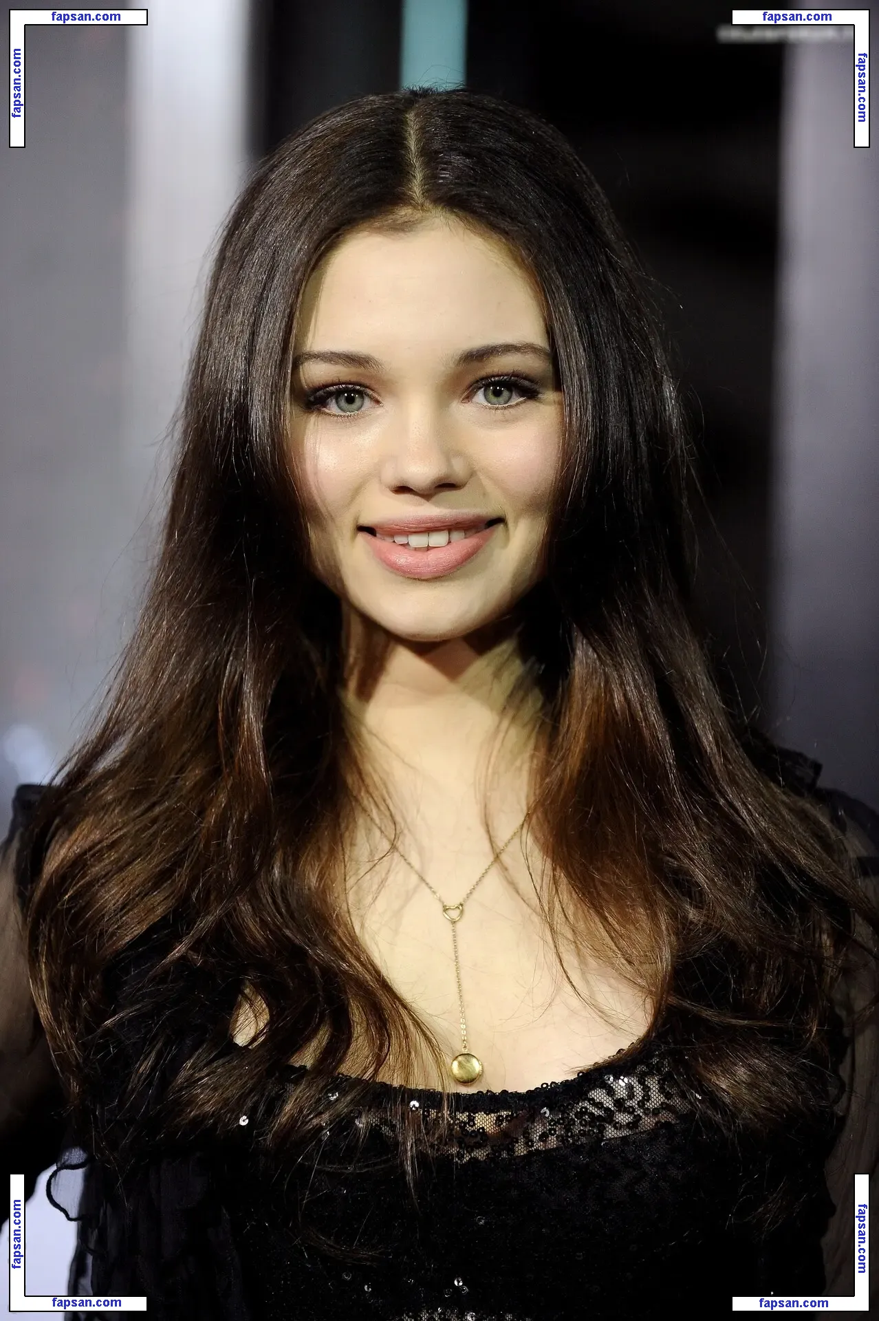 India Eisley nude photo #0141 from OnlyFans