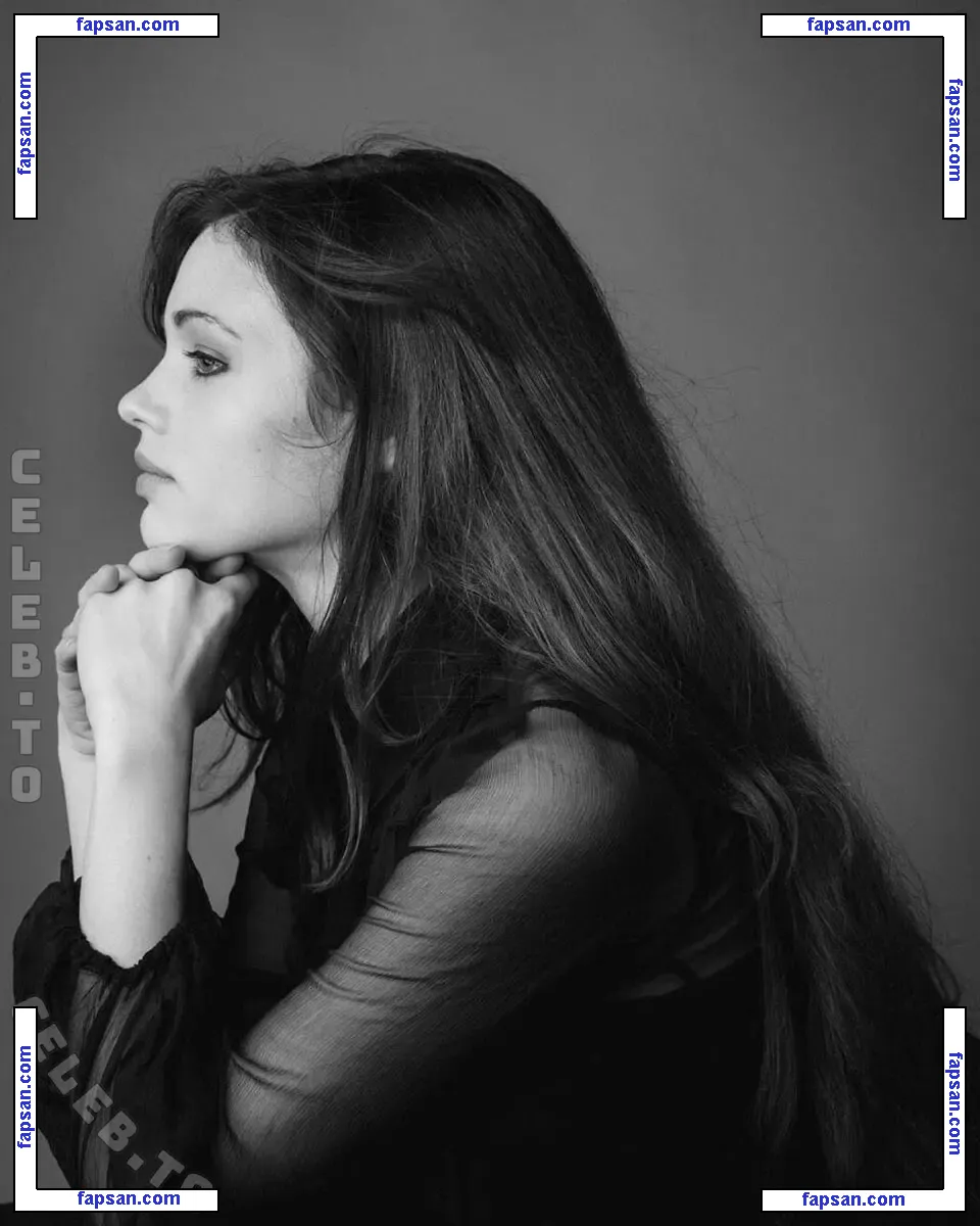 India Eisley голая фото #0169 с Онлифанс