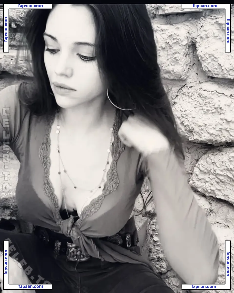 India Eisley голая фото #0175 с Онлифанс