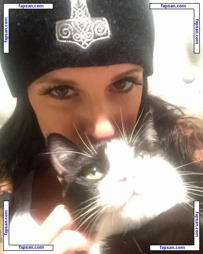 India Summer голая фото #0258 с Онлифанс