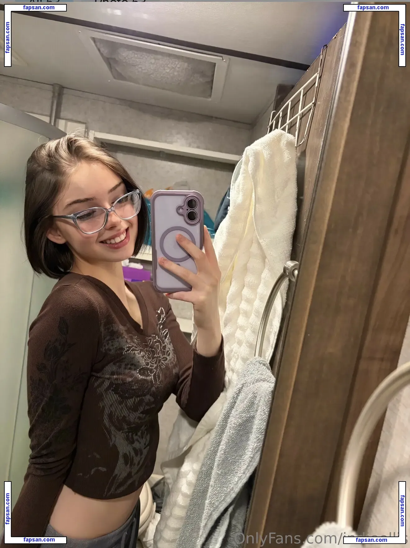 indieellis nude photo #0004 from OnlyFans