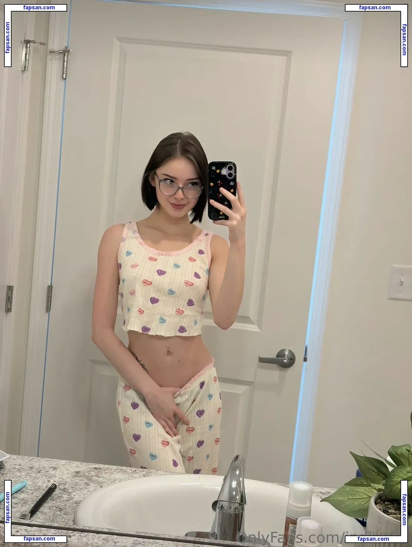 indieellis nude photo #0006 from OnlyFans