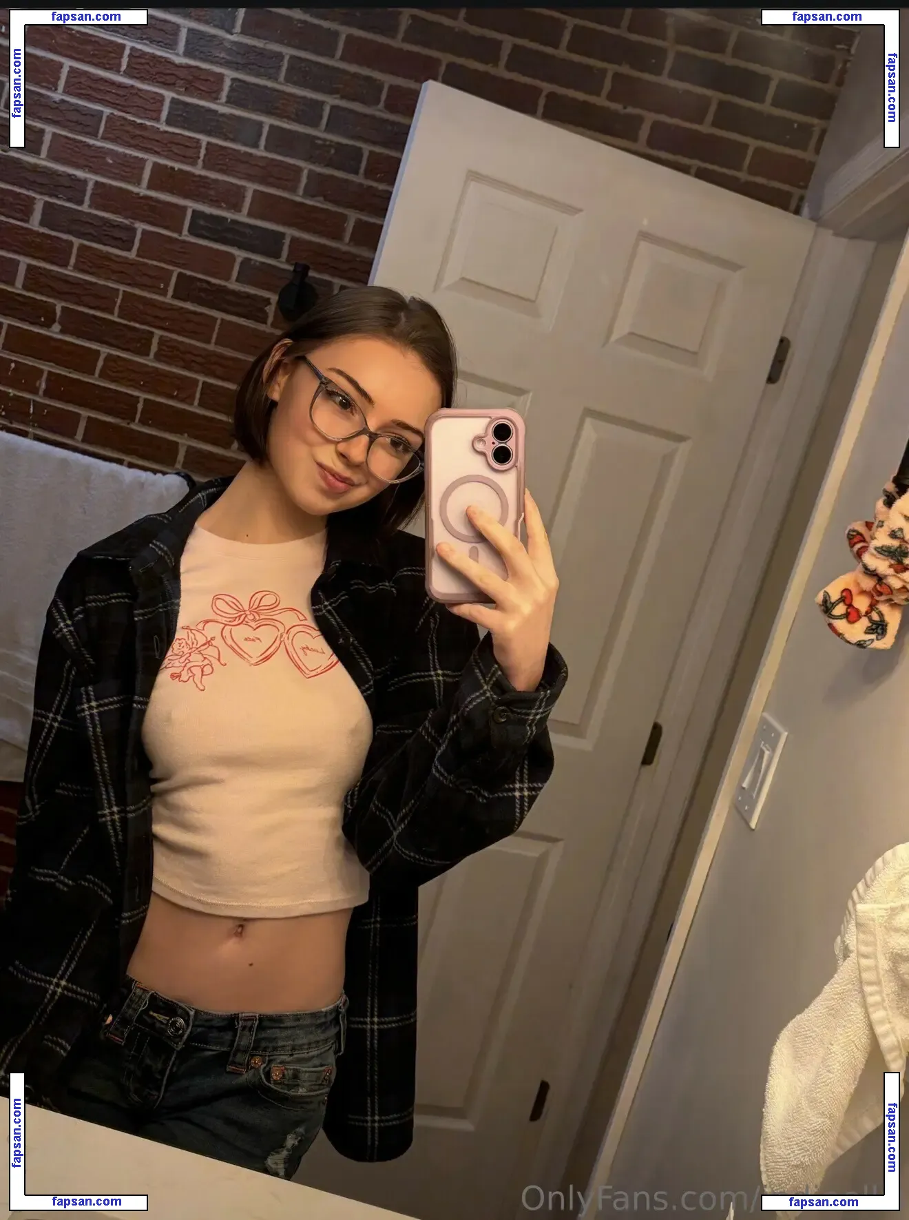 indieellis голая фото #0013 с Онлифанс