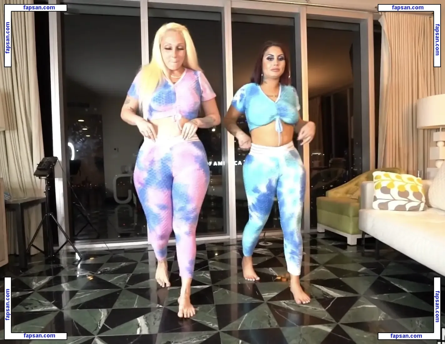 industryinvaders nude photo #0021 from OnlyFans