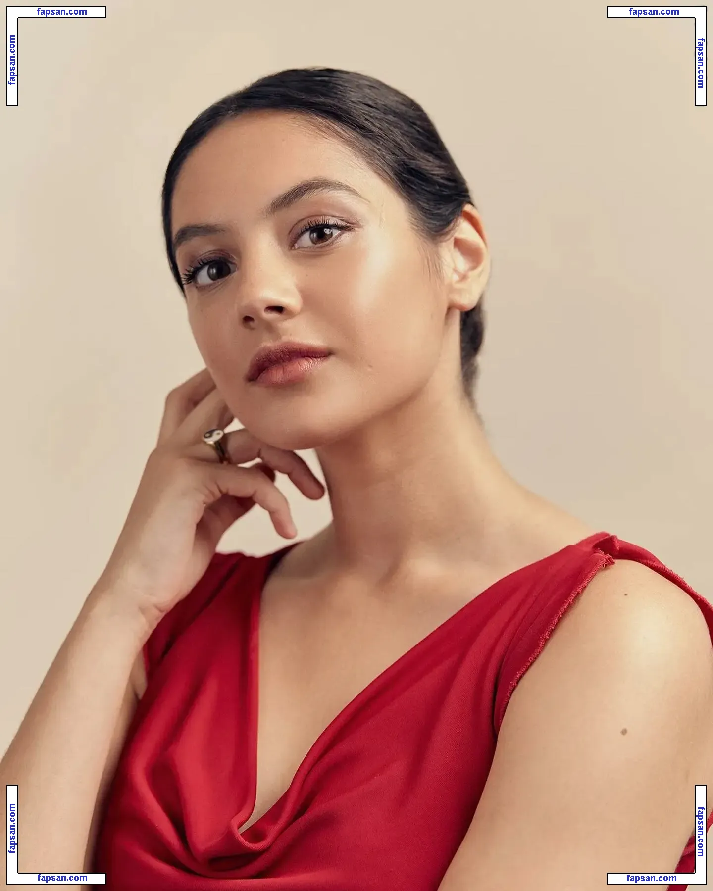 Indy Lewis голая фото #0009 с Онлифанс