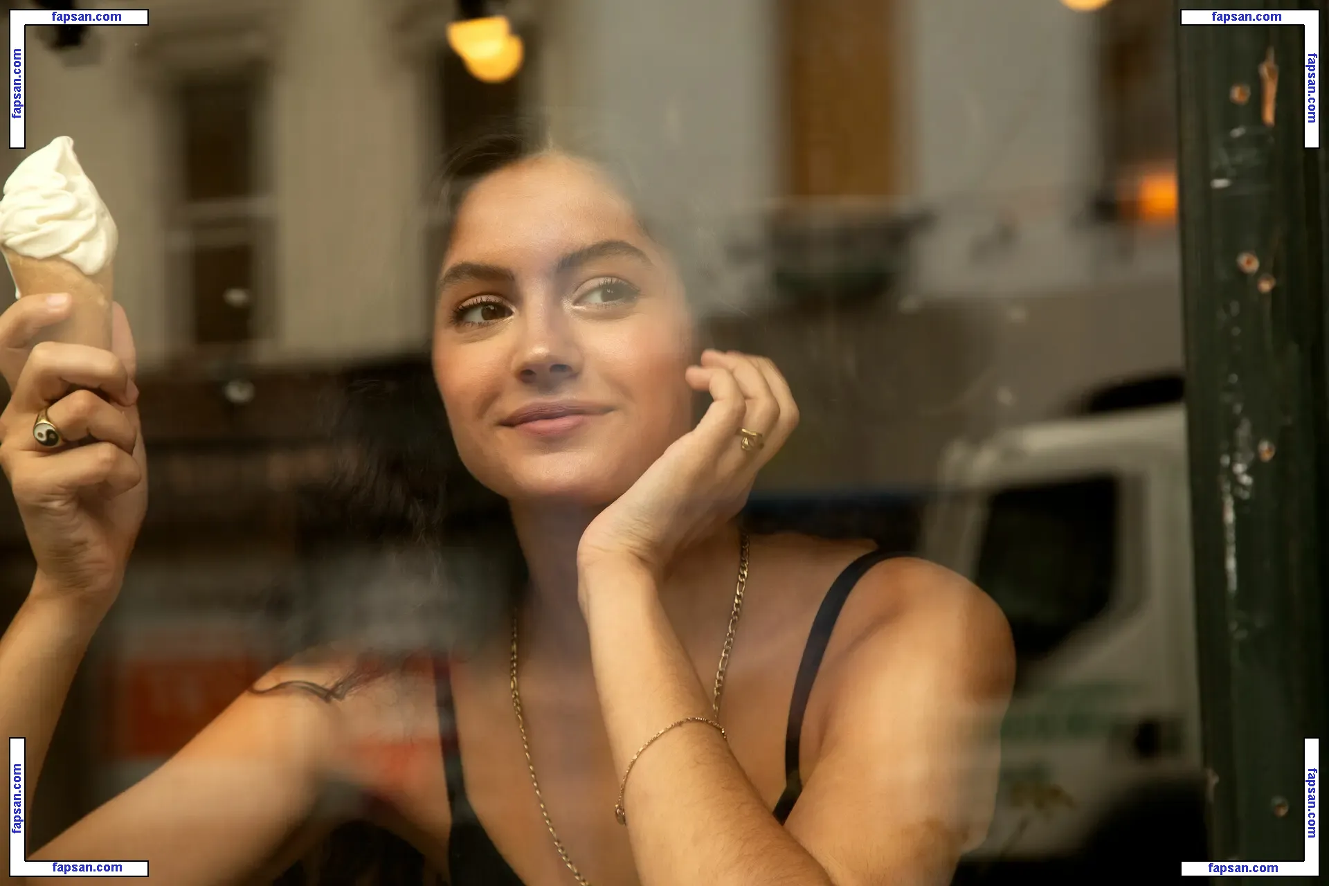 Indy Lewis голая фото #0014 с Онлифанс