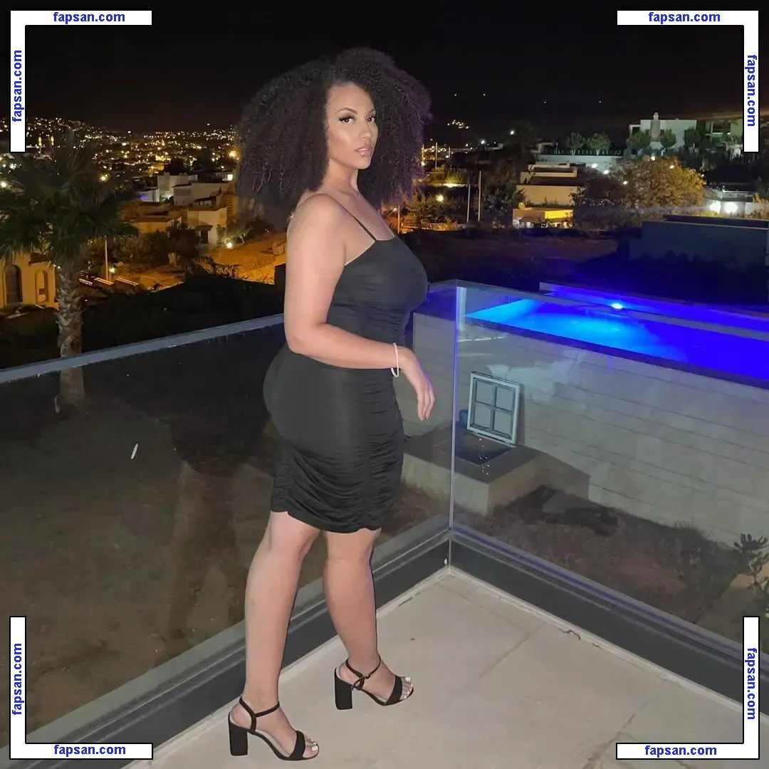 Ines Curly nude photo #0004 from OnlyFans