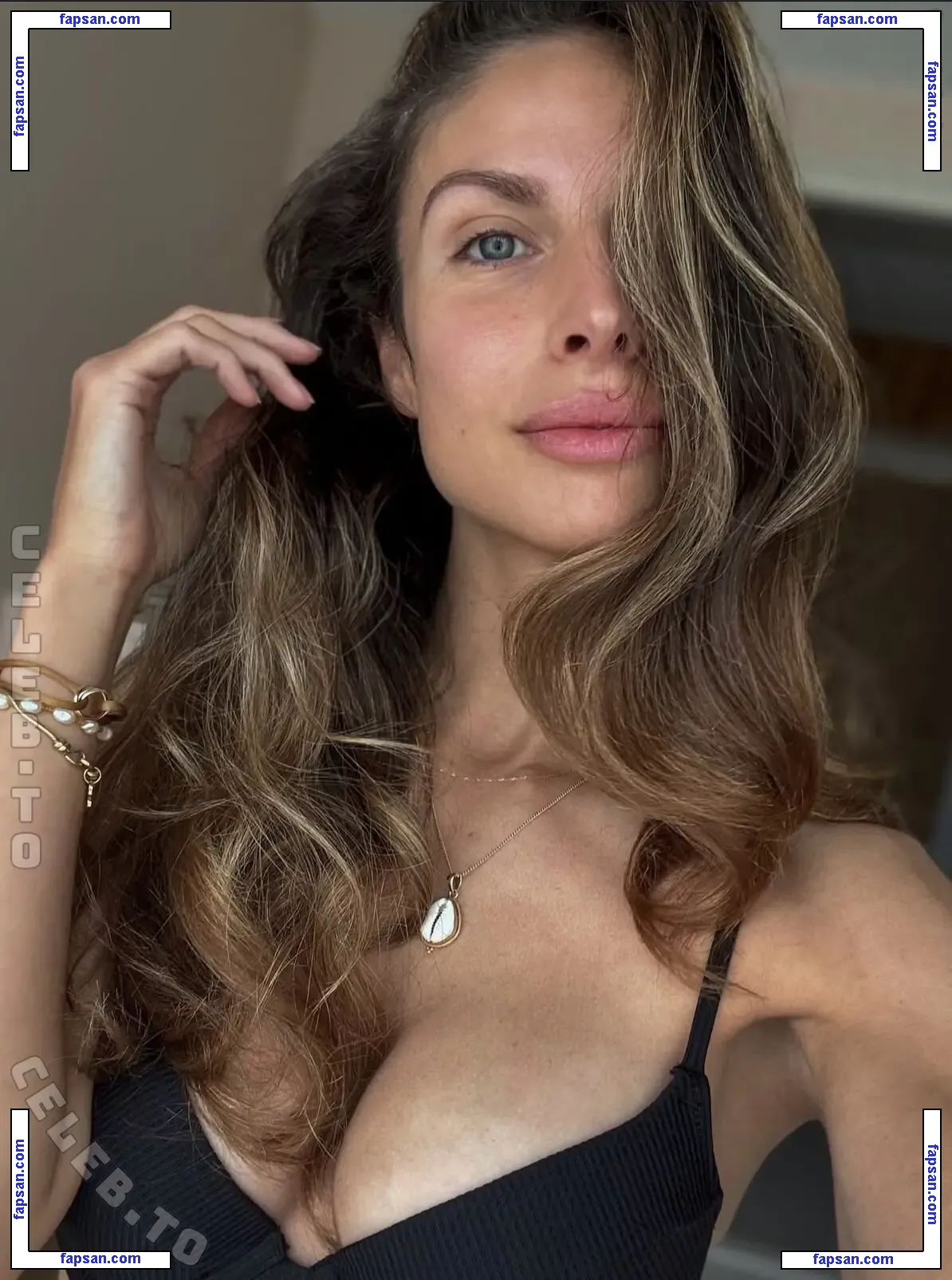 Ines Estelle Kahn голая фото #0005 с Онлифанс